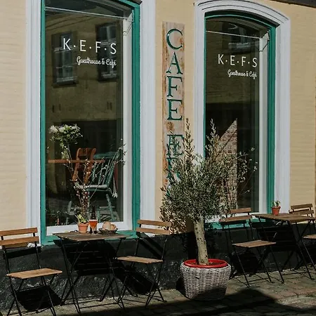 Kefs & Cafe Bed & Breakfast *