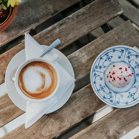 Bed & Breakfast Kefs & Cafe Aeroskobing