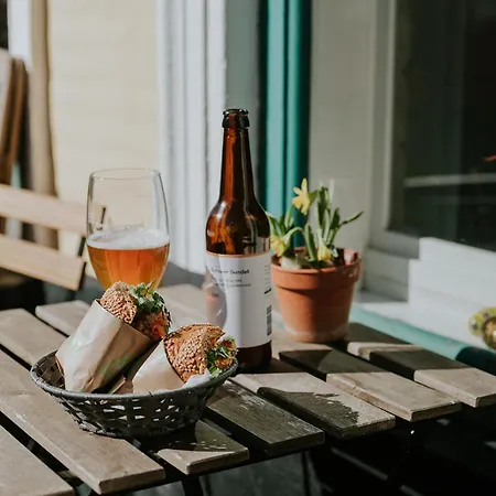 Kefs & Cafe * Эрёскёбинг